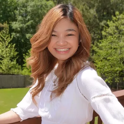  Angelica Hale