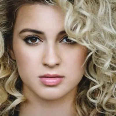 Tori Kelly