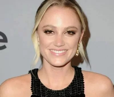 Maika Monroe