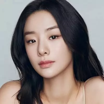 Stephanie Lee