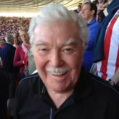 Dickie Davies